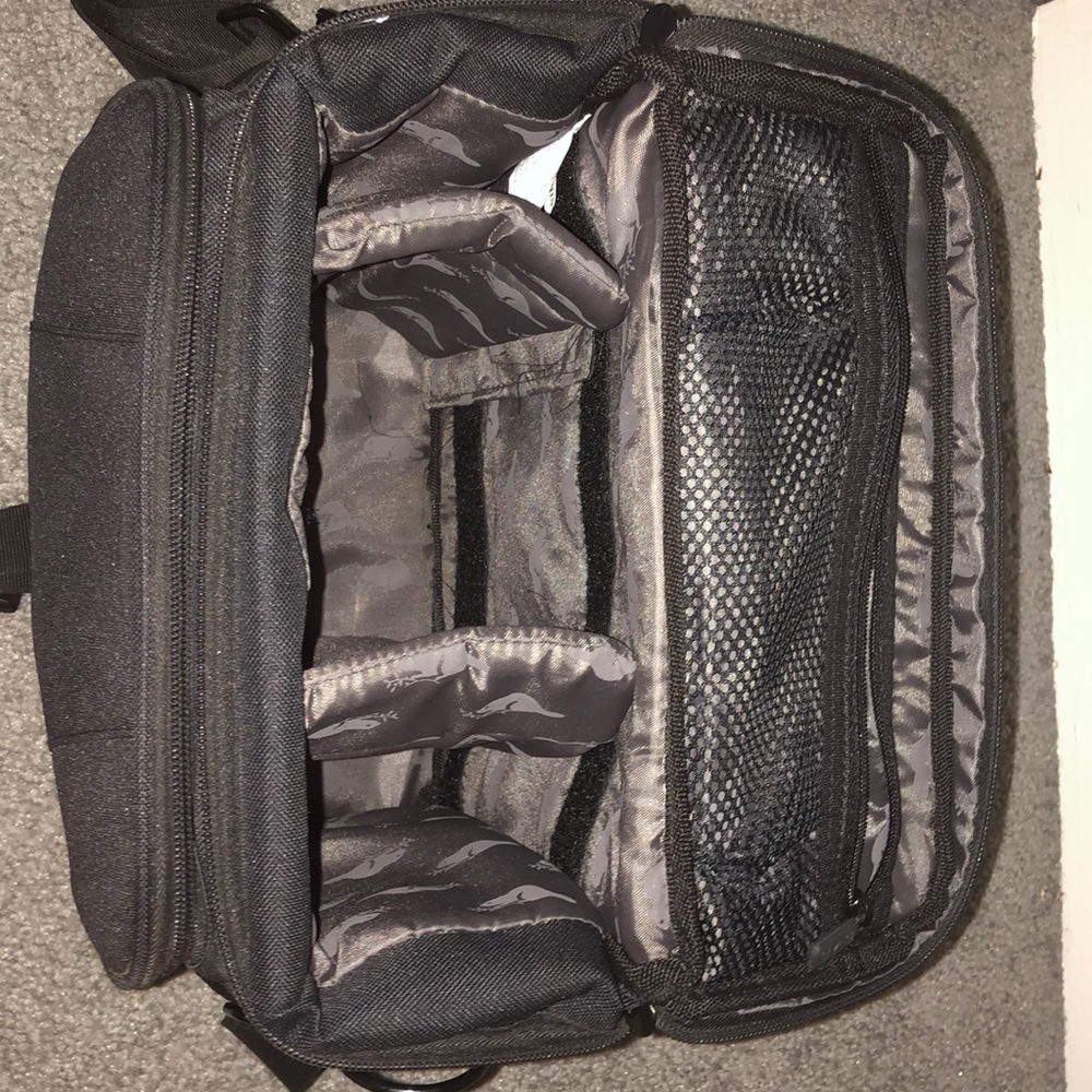 Multi Compartment Camera Bag - Picture 3 of 3